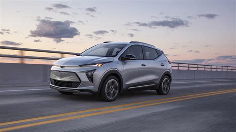 Bolt euv review - Road Test. Chevrolet updated its all-electric Bolt hatchback for 2022, and in the process created an additional version called the EUV (electric utility vehicle). The freshening brings a nicer ...